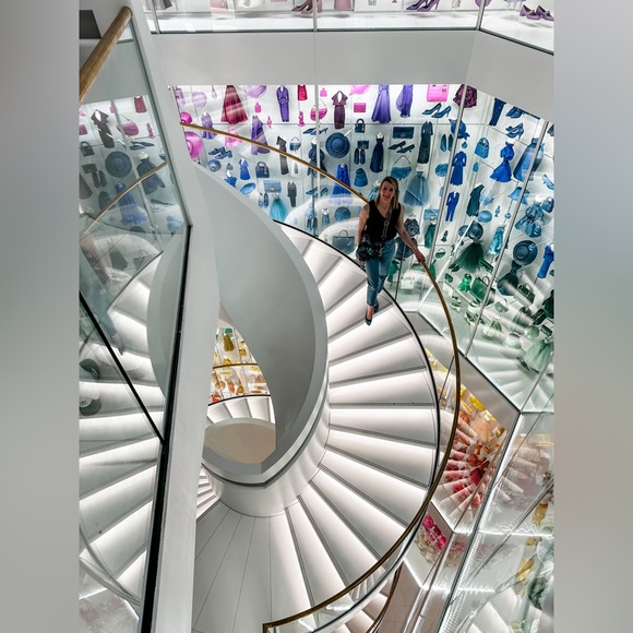 Meet your Posher, Anya - Picture 11 of 16